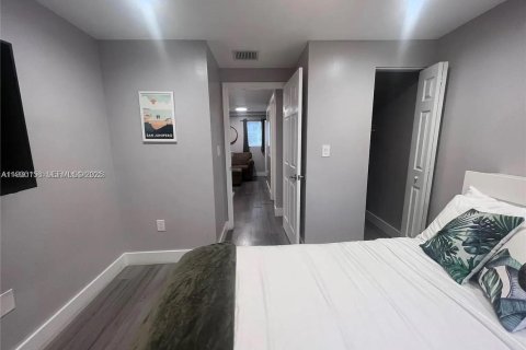 Снять в аренду кондоминиум в Майами, Флорида 1 спальня, 62.43м2, № 1988932 - фото 8