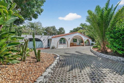 House in Fort Lauderdale, Florida 2 bedrooms, 145.3 sq.m. № 1941349 - photo 1