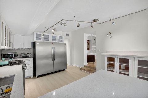 House in Fort Lauderdale, Florida 2 bedrooms, 145.3 sq.m. № 1941349 - photo 26