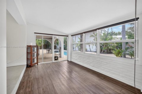 House in Fort Lauderdale, Florida 2 bedrooms, 145.3 sq.m. № 1941349 - photo 9