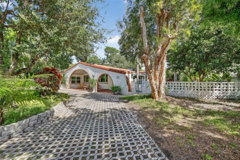 House in Fort Lauderdale, Florida 2 bedrooms, 145.3 sq.m. № 1941349 - photo 4