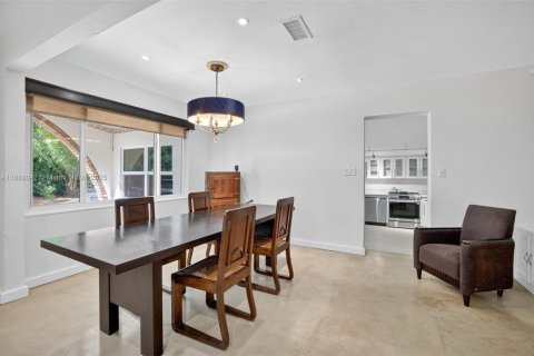House in Fort Lauderdale, Florida 2 bedrooms, 145.3 sq.m. № 1941349 - photo 18