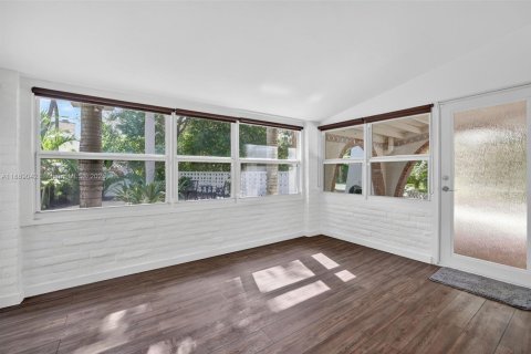 House in Fort Lauderdale, Florida 2 bedrooms, 145.3 sq.m. № 1941349 - photo 13
