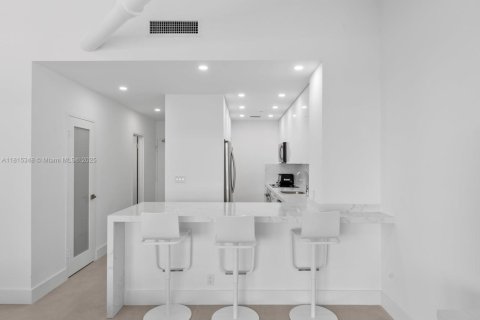 Купить кондоминиум в Майами-Бич, Флорида 51.28м2, № 2022283 - фото 12