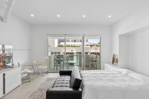 Купить кондоминиум в Майами-Бич, Флорида 51.28м2, № 2022283 - фото 10