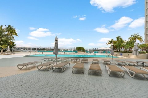 Купить кондоминиум в Майами-Бич, Флорида 51.28м2, № 2022283 - фото 28