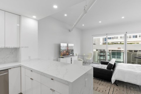 Купить кондоминиум в Майами-Бич, Флорида 51.28м2, № 2022283 - фото 4