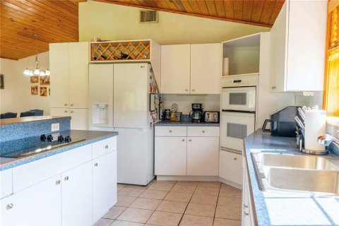 House in Oak Hill, Florida 1 bedroom, 98.1 sq.m. № 2290969 - photo 14