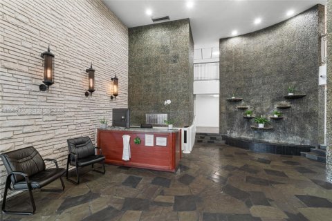 Купить кондоминиум в Майами-Шорс, Флорида 1 спальня, 82.78м2, № 2047592 - фото 27