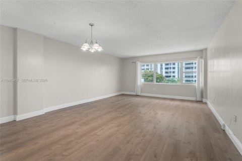 Купить кондоминиум в Майами-Шорс, Флорида 1 спальня, 82.78м2, № 2047592 - фото 4