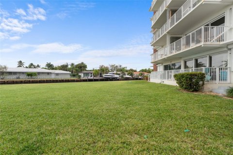 Купить кондоминиум в Майами-Шорс, Флорида 1 спальня, 82.78м2, № 2047592 - фото 18