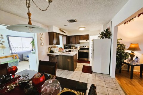 Villa ou maison à vendre à Sebring, Floride: 2 chambres, 109.81 m2 № 1969615 - photo 12