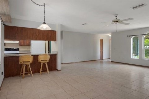 House in Spring Hill, Florida 3 bedrooms, 156.73 sq.m. № 1747526 - photo 12