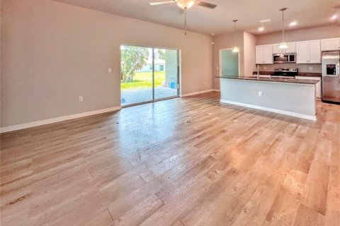 Villa ou maison à louer à North Port, Floride: 3 chambres, 144.65 m2 № 1855797 - photo 2