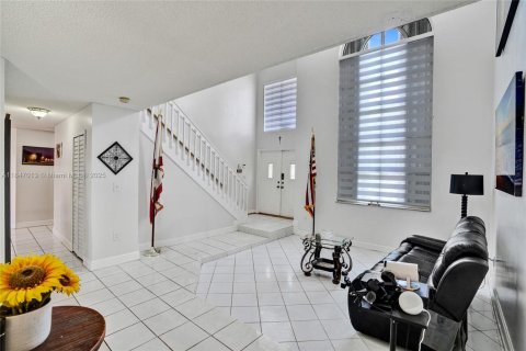 Villa ou maison à vendre à Miami, Floride: 4 chambres, 190.82 m2 № 1852364 - photo 4