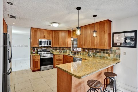 Villa ou maison à vendre à Miami, Floride: 4 chambres, 190.82 m2 № 1852364 - photo 9