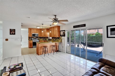Villa ou maison à vendre à Miami, Floride: 4 chambres, 190.82 m2 № 1852364 - photo 14