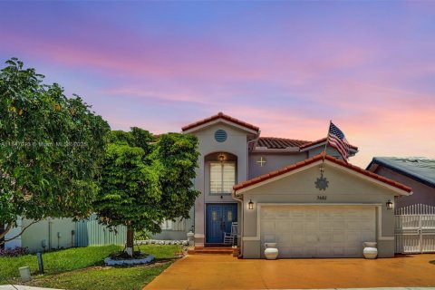 Villa ou maison à vendre à Miami, Floride: 4 chambres, 190.82 m2 № 1852364 - photo 1