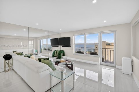 Condo in Fort Lauderdale, Florida, 2 bedrooms  № 2027410 - photo 6