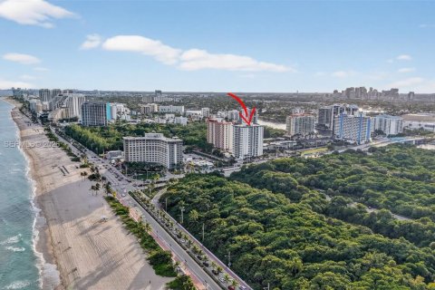 Condo in Fort Lauderdale, Florida, 2 bedrooms  № 2027410