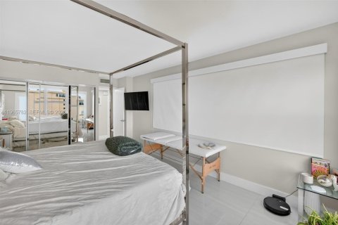 Condo in Fort Lauderdale, Florida, 2 bedrooms  № 2027410 - photo 25