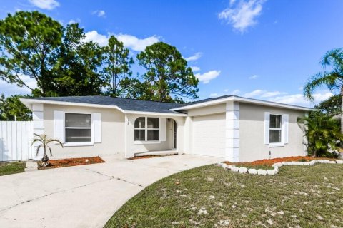 Villa ou maison à Sanford, Floride 3 chambres, 107.21 m2 № 2415580