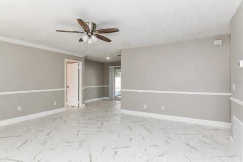 Villa ou maison à louer à Sanford, Floride: 3 chambres, 107.21 m2 № 2415580 - photo 4