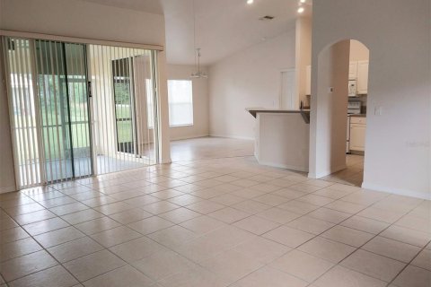 Casa en alquiler en North Port, Florida, 3 dormitorios, 139.82 m2 № 1904945 - foto 4