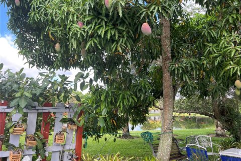 Villa ou maison à louer à Weston, Floride: 2 chambres, 94.57 m2 № 1996366 - photo 11