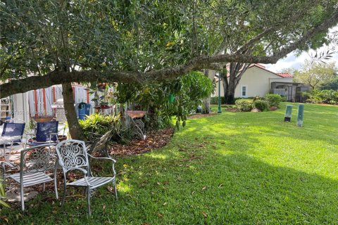 Villa ou maison à louer à Weston, Floride: 2 chambres, 94.57 m2 № 1996366 - photo 17