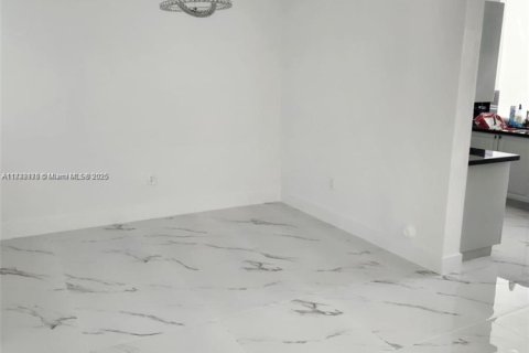 House in Doral, Florida 3 bedrooms, 187.11 sq.m. № 1934722 - photo 20