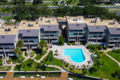 Adosado en venta en Tierra Verde, Florida, 2 dormitorios, 153.29 m2 № 1563168 - foto 1