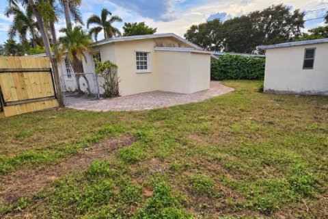Villa ou maison à louer à Davie, Floride: 2 chambres, 81.29 m2 № 2413348 - photo 7