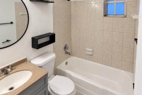 Villa ou maison à louer à Davie, Floride: 2 chambres, 81.29 m2 № 2413348 - photo 3