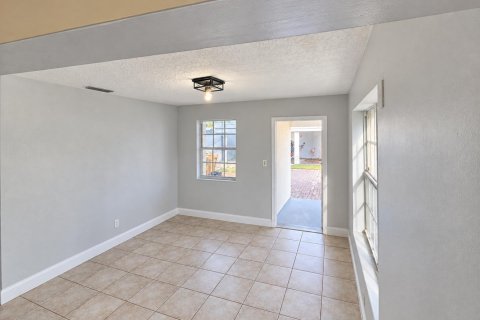 Villa ou maison à louer à Davie, Floride: 2 chambres, 81.29 m2 № 2413348 - photo 4