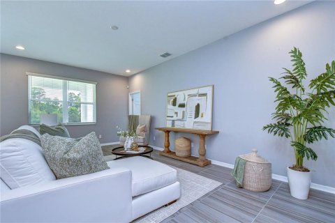 House in Lutz, Florida 4 bedrooms, 255.48 sq.m. № 2222680 - photo 20