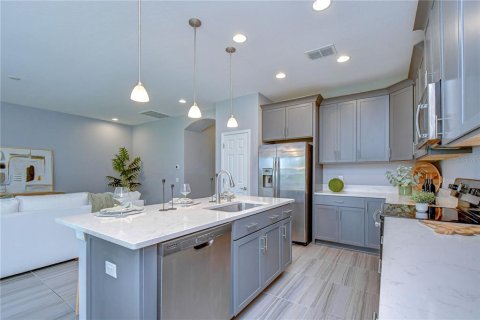 House in Lutz, Florida 4 bedrooms, 255.48 sq.m. № 2222680 - photo 29