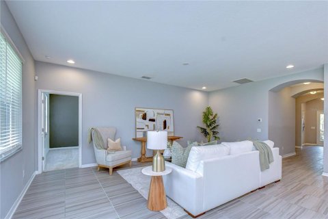 House in Lutz, Florida 4 bedrooms, 255.48 sq.m. № 2222680 - photo 25
