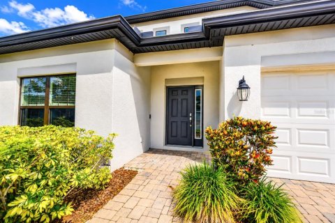 House in Lutz, Florida 4 bedrooms, 255.48 sq.m. № 2222680 - photo 8