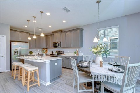 House in Lutz, Florida 4 bedrooms, 255.48 sq.m. № 2222680 - photo 26