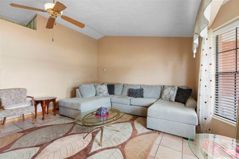 House in Deltona, Florida 3 bedrooms, 175.77 sq.m. № 1687207 - photo 7