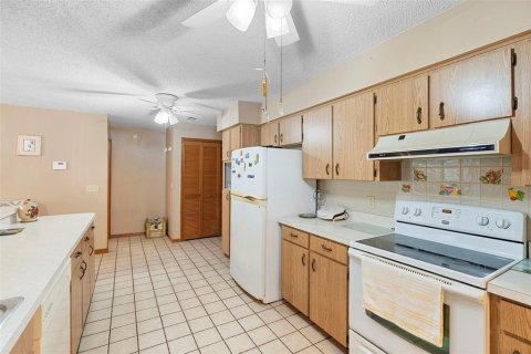 House in Deltona, Florida 3 bedrooms, 175.77 sq.m. № 1687207 - photo 12