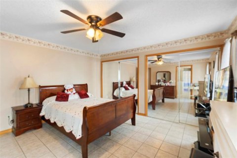 House in Deltona, Florida 3 bedrooms, 175.77 sq.m. № 1687207 - photo 19