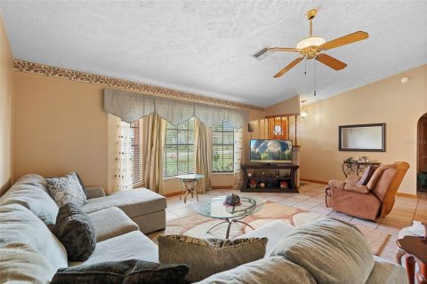 House in Deltona, Florida 3 bedrooms, 175.77 sq.m. № 1687207 - photo 8