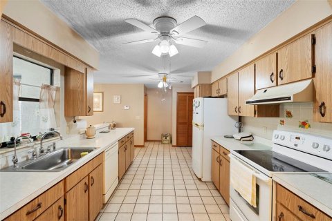 House in Deltona, Florida 3 bedrooms, 175.77 sq.m. № 1687207 - photo 10