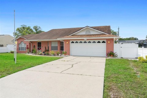 House in Deltona, Florida 3 bedrooms, 175.77 sq.m. № 1687207 - photo 1