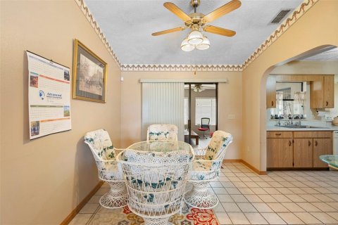 House in Deltona, Florida 3 bedrooms, 175.77 sq.m. № 1687207 - photo 17