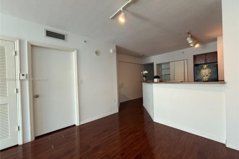 Купить кондоминиум в Серфсайд, Флорида 1 спальня, 67.54м2, № 2393368 - фото 12