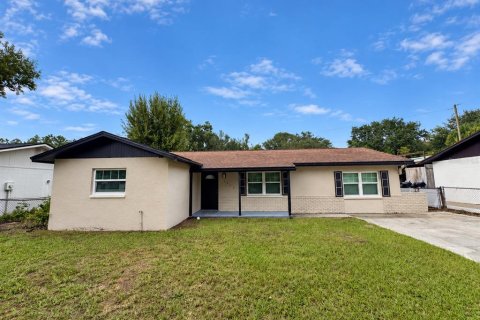 Villa ou maison à Tampa, Floride 4 chambres, 125.98 m2 № 2411392