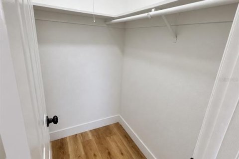 Villa ou maison à louer à Tampa, Floride: 4 chambres, 125.98 m2 № 2411392 - photo 8